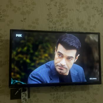 Sıfır Axen 32" Samet TV'den Patlama Sesleri Geliyor