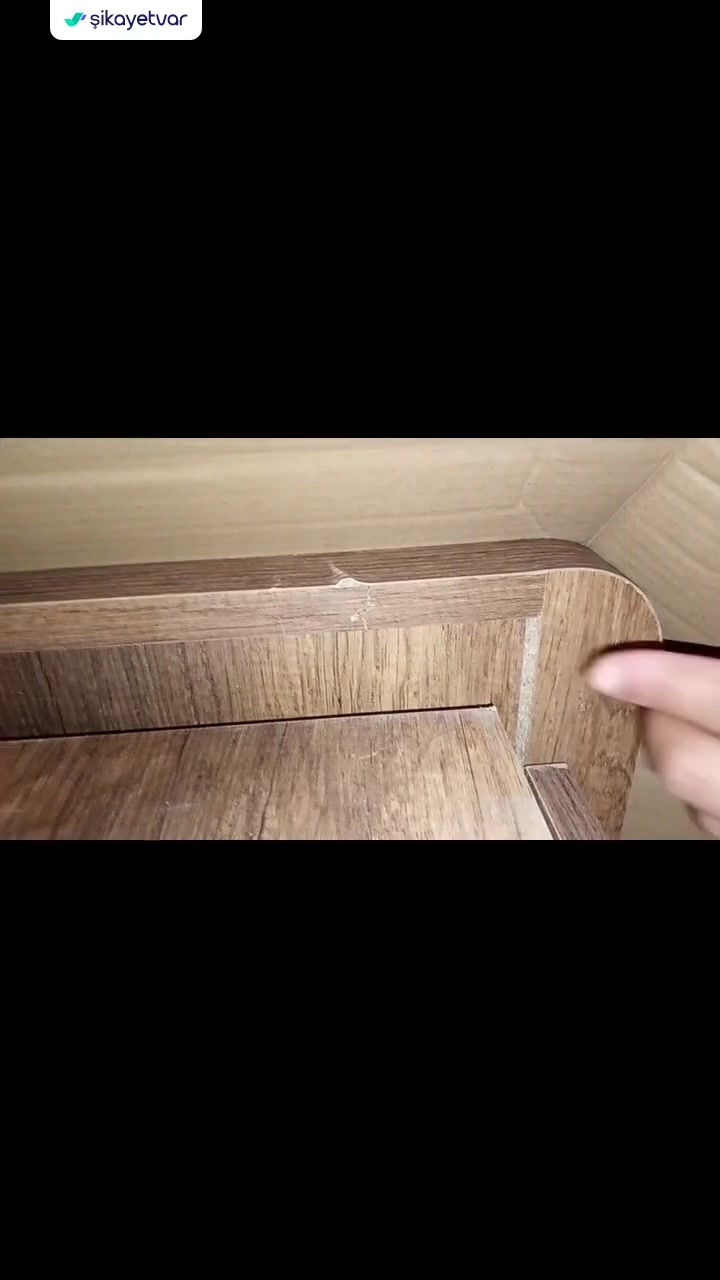 Evdemo Kırık Masa Toplama Tahta İle Sandalye! videonun kapak resmi