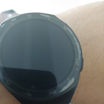 Huawei Cam Kenarlarından Hava Alıyor