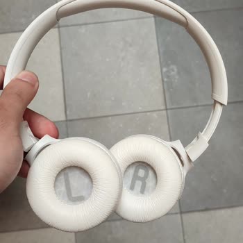 JBL 560 Bt Kulaklıkta Çatlak Oluştu