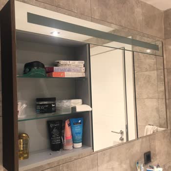 Vitra Banyo Dolabı Aynası Yapışma Şikayeti