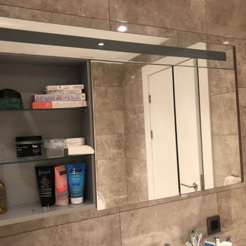 Vitra Banyo Dolabı Aynası Yapışma Şikayeti