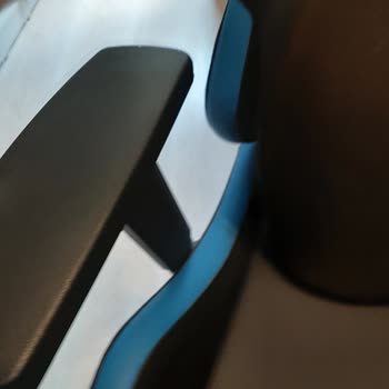 Xdrive Marka Koltuğun Çatlayıp Dökülmesi