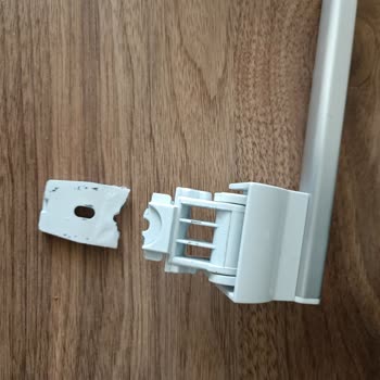 Uğur Soğutma Uğur 7246 Derin Dondurucu Kapı Kolu Kırılması