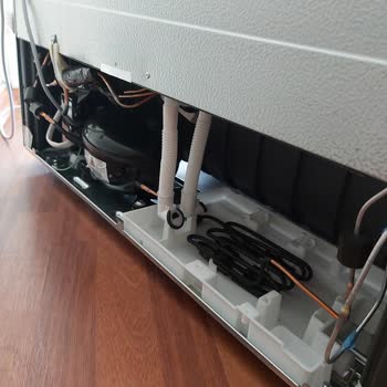 Beko Buzdolabı Motor Kapağı Yok.