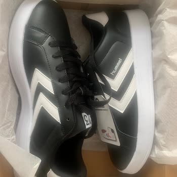 Hummel Gönderdiği Yanlış Ayakkabıyı İade Almıyor