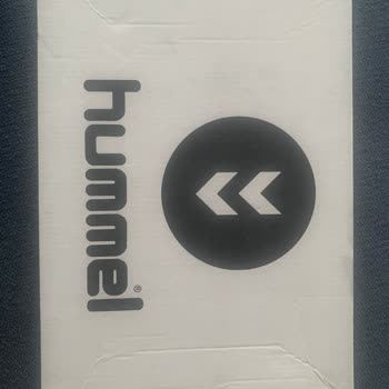 Hummel Gönderdiği Yanlış Ayakkabıyı İade Almıyor