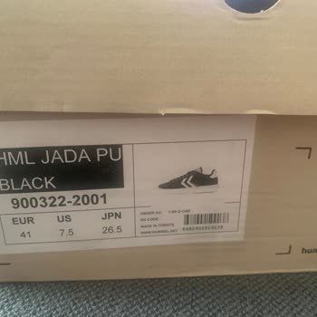 Hummel Gönderdiği Yanlış Ayakkabıyı İade Almıyor