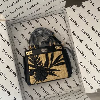 Fashfed Satın Aldığım Guess Çantayı Orijinal Kılıfıyla Göndermedi