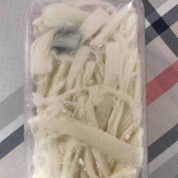 Migros'tan Aldığım Peynir Açılmadan Küflendi.