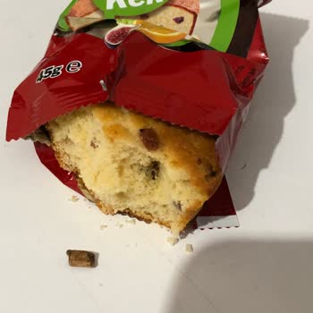 BİM'den Aldığım Kekin İçinden Odun Çıktı