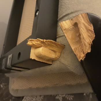 Bellona Kalitesiz Sandalyeler... Bir Hafta İçinde Kırıldılar