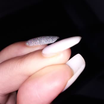 Aymira Koçaklı Yaşam Merkezi'nde Protez Tırnak Pişmanlığı