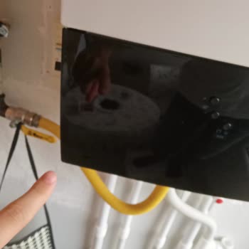 Daikin Anakartın Yanmasının Sorumluluğunu Kabul Etmiyor