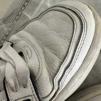 Guess Marka Ayakkabı Aldım Bin Pişman Oldum.