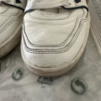 Guess Marka Ayakkabı Aldım Bin Pişman Oldum.