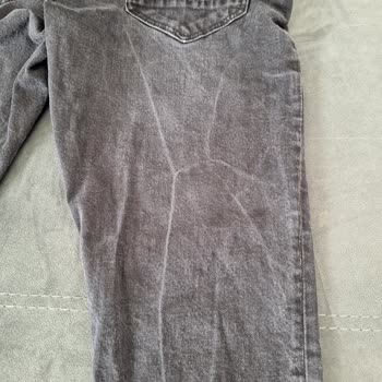 Loft Siyah Jean Pantolonda Boya Atması