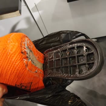 Lotto Tabanı Yırtılan Hali Saha