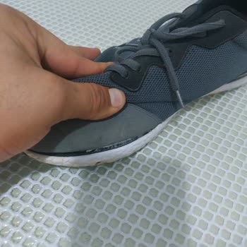 Hummel Ayakkabının 2 Ay İçinde Yırtılması