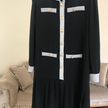 Selvi Çetin Butik Siyah Beyaz Elbisenin Beyaz Kısımları Griye Döndü