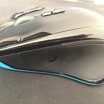 Logitech G300s Yanları Ve Skatezleri Mahvoldu