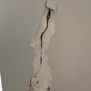 Avrupa Konutları 4b Artaş İnşaat Derin Duvar Çatlakları