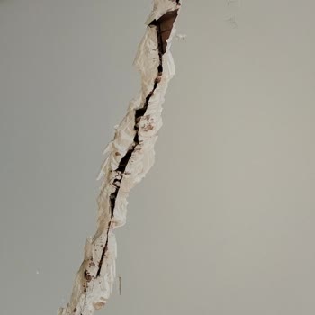 Avrupa Konutları 4b Artaş İnşaat Derin Duvar Çatlakları