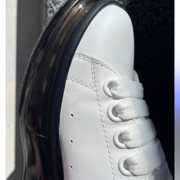 Yves Outlet Sipariş Ettiğim Ayakkabıda Boyama Sorunu Yaşadım