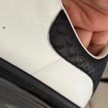 Yves Outlet Sipariş Ettiğim Ayakkabıda Boyama Sorunu Yaşadım