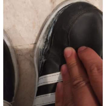 Fark_ayakkabilarim (Instagram) Yırtık Ayakkabı Satıcı İlgisizliği