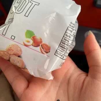 Biscotti Fındıklı Kıtır Atıştırmalık Krakerin İçinden Taş Çıktı!