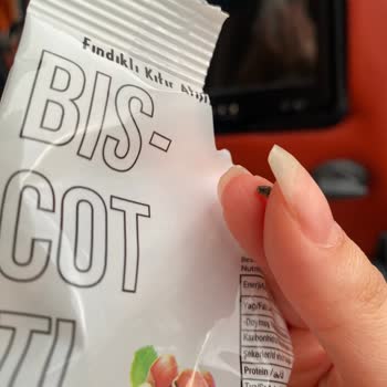 Biscotti Fındıklı Kıtır Atıştırmalık Krakerin İçinden Taş Çıktı!