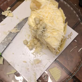 Kiper Pastanesi Pastadan Taş Çıkması