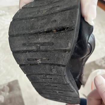 Papuç Ayakkabı Ürün Kalitesi Ve Mağazanın Ürünü İle İlgilenmemesi
