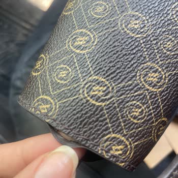 Vakko'nun Müşteriyi Asla Ciddiye Almaması Çantanın 20 Günde Sökülmesi