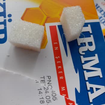 Irmak Şeker Küp Şekerin İçinden İp Çıktı