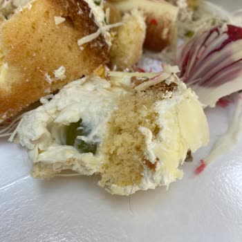 Pelit Pastanesi Pastadan Saç Çıktı