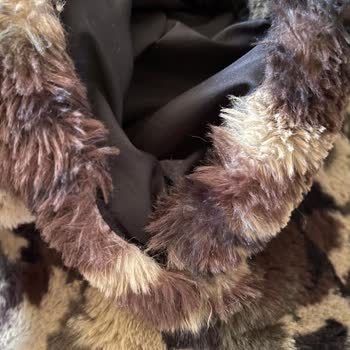 Gardrops Satıcının Arkasında Durmuyor