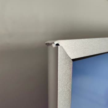 Onvo TV Çerçevesi Yamuk, Işık Sızması, Google Play Sorunu