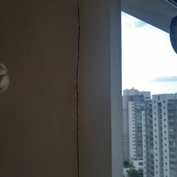 İncek TOKİ 1. Etap Duvar Patlaması Balkon Fayans Kırılması