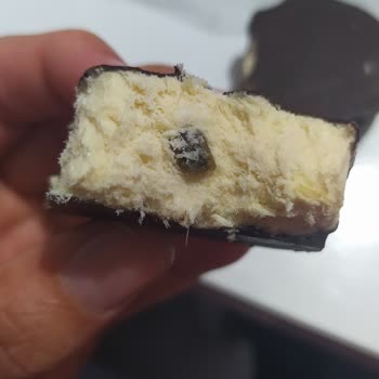 Makbul Kuruyemiş Ürün İçerisinden Çıkan Tanımlanamayan Cisim