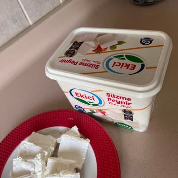 Ekici Üretim Tarihi Yok Ve Bozulmuş Peynir