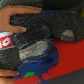 Lotto Marka Çürük Ayakkabı