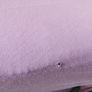 Taç Lastikli Çarşaf Setinde Çarşafta Delikler Var