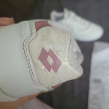 Lotto FLO'dan Almış Olduğum Ayakkabının İadesini Etmek İstiyorum