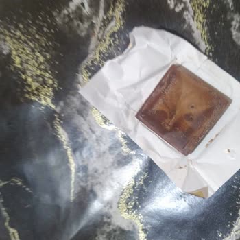 NIN Chocolate Bozuk Çikolata Ve İlgisizlik