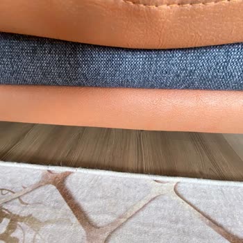 Gencerler Mağazası Koltukta Renk Solmalar