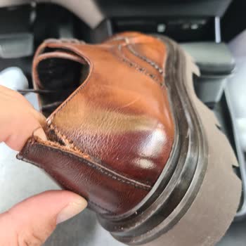 Divarese İlgisiz Ve Yardımcı Olmamaları