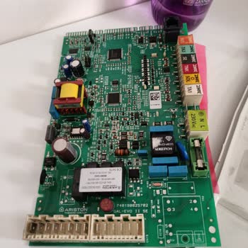 Boğaziçi Elektrik - Bedaş Elektrik Gidip Geldiği İçin Kombinin Kartı Yandı