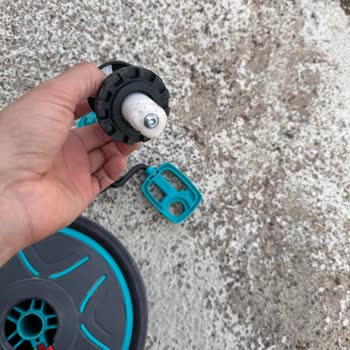 Globber Scooter Globber Bisiklette Aniden Dingil Parçalandı